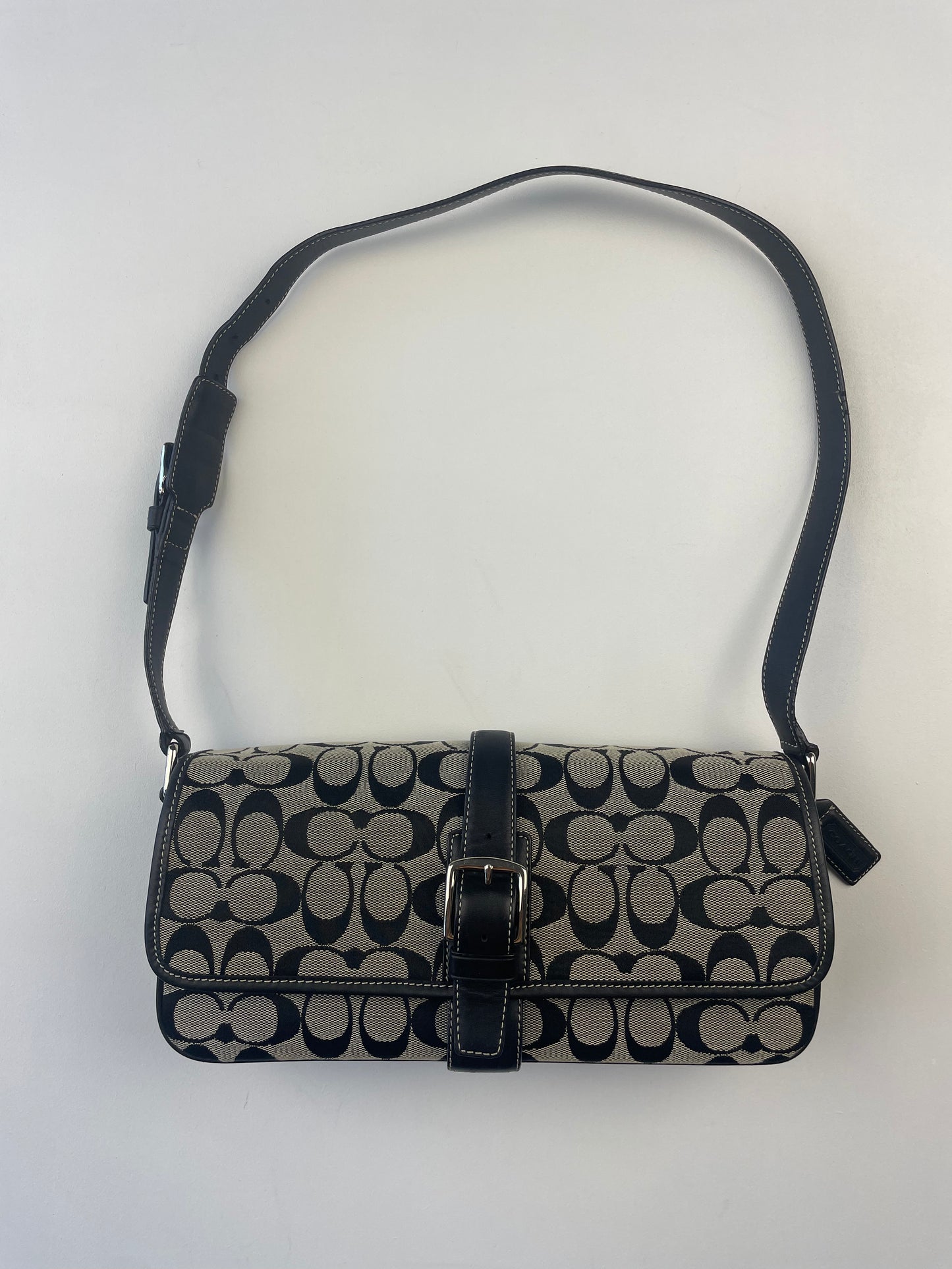 Coach Signature Hamptons Baguette
