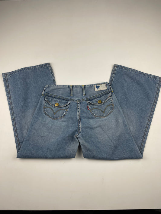2000s Lowrise Wide Leg Levis Jeans