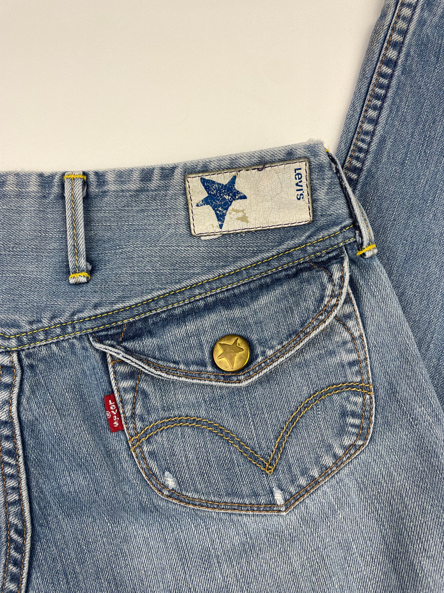 2000s Lowrise Wide Leg Levis Jeans