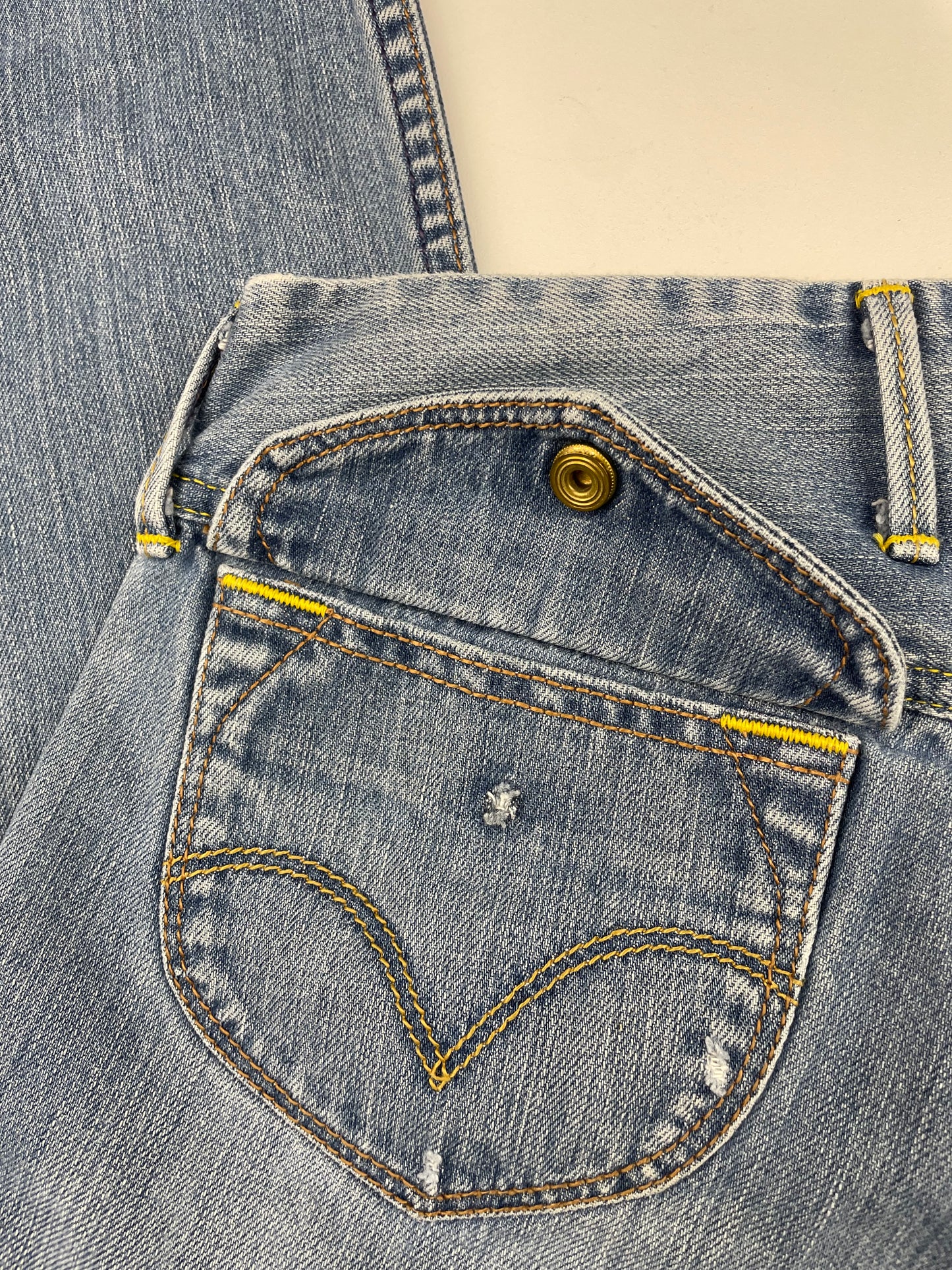 2000s Lowrise Wide Leg Levis Jeans