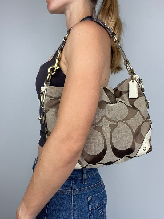 Coach Signature Medium Carly