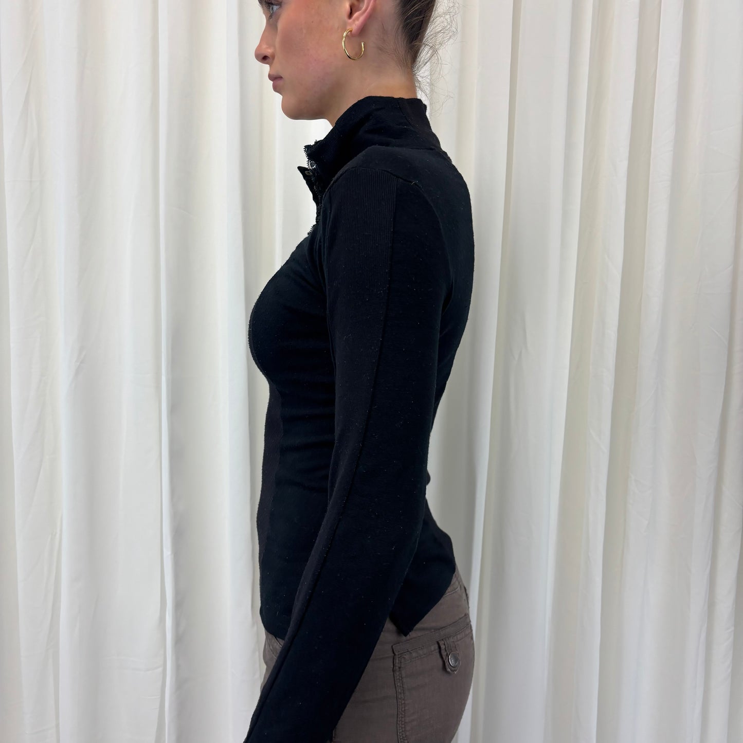 Embroidered Vintage Turtle Neck Top