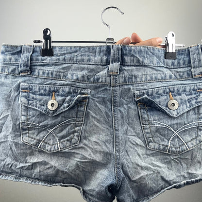 2000s Mini Denim Shorts with cute Pockets