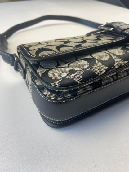Coach Signature Hamptons Baguette